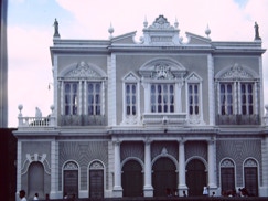 Theater von Porto Alegre aus dem Dia-Vortrag zu Brasilien bei der deutsch-brasilianischen Musikschulwoche Leichlingen 1981. Fotos A.A.Bispo